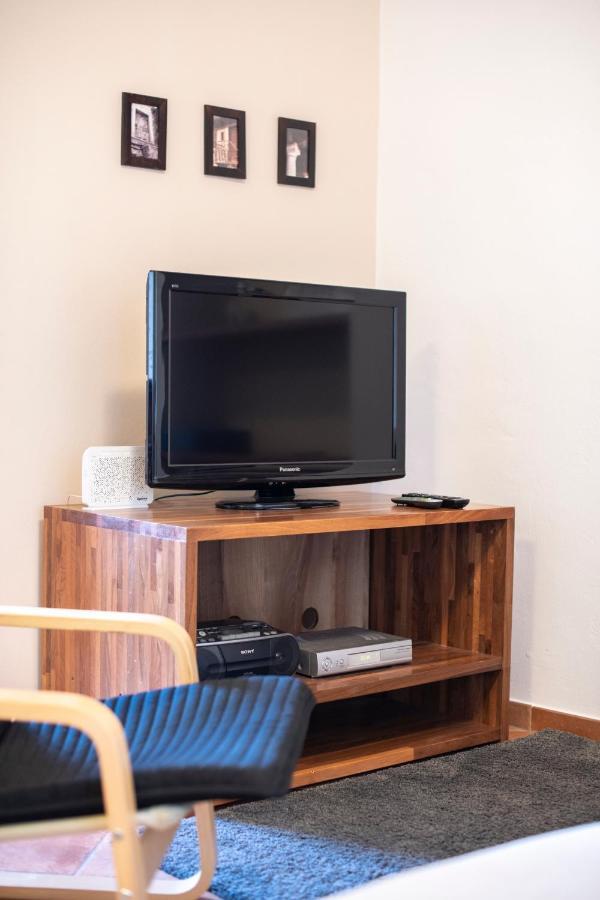 Old Town Studio And Apartment เวอร์ซาร์ ภายนอก รูปภาพ